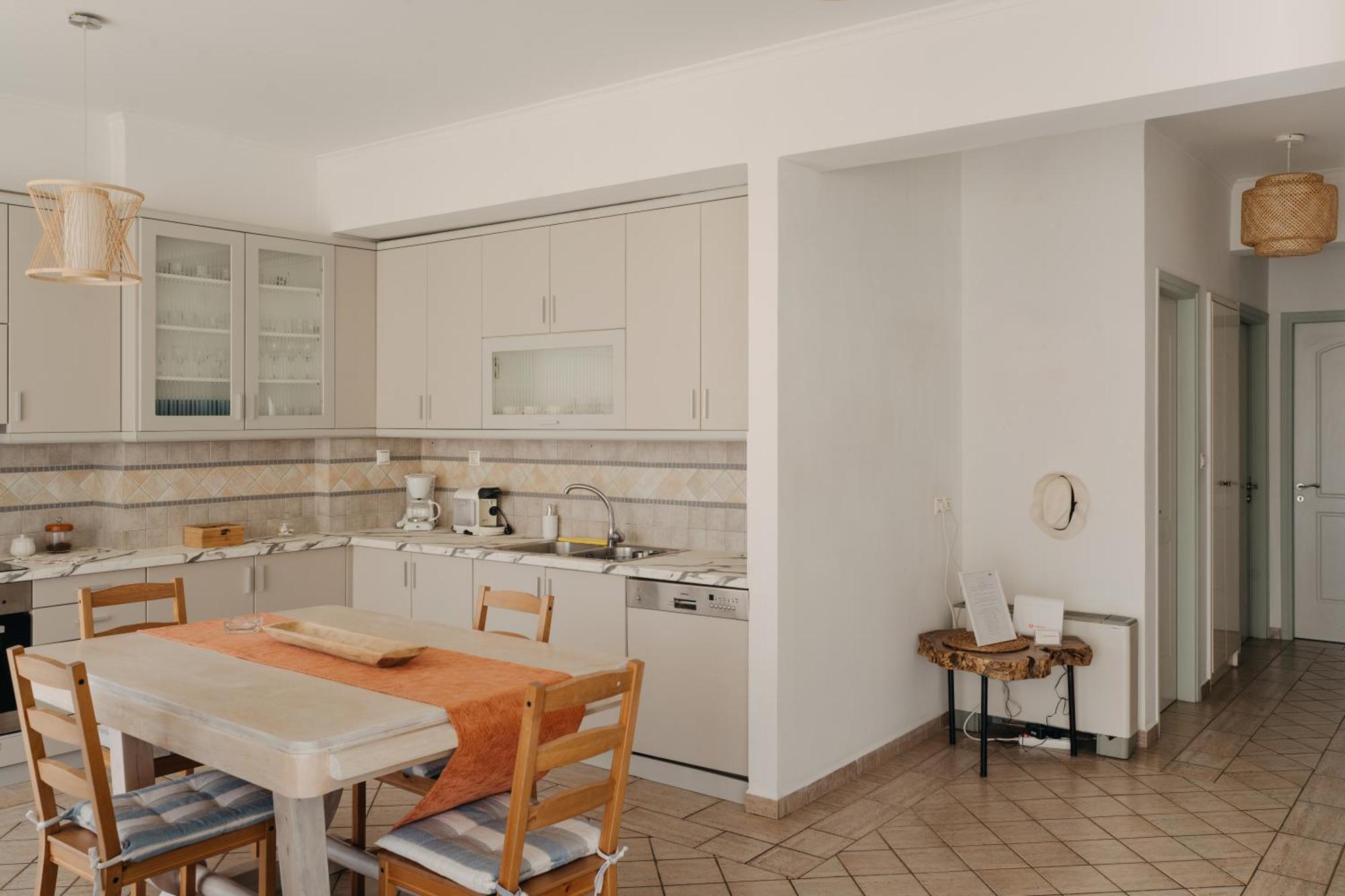 Lazarus 2Bd Apartment In The Center Patras Exterior foto