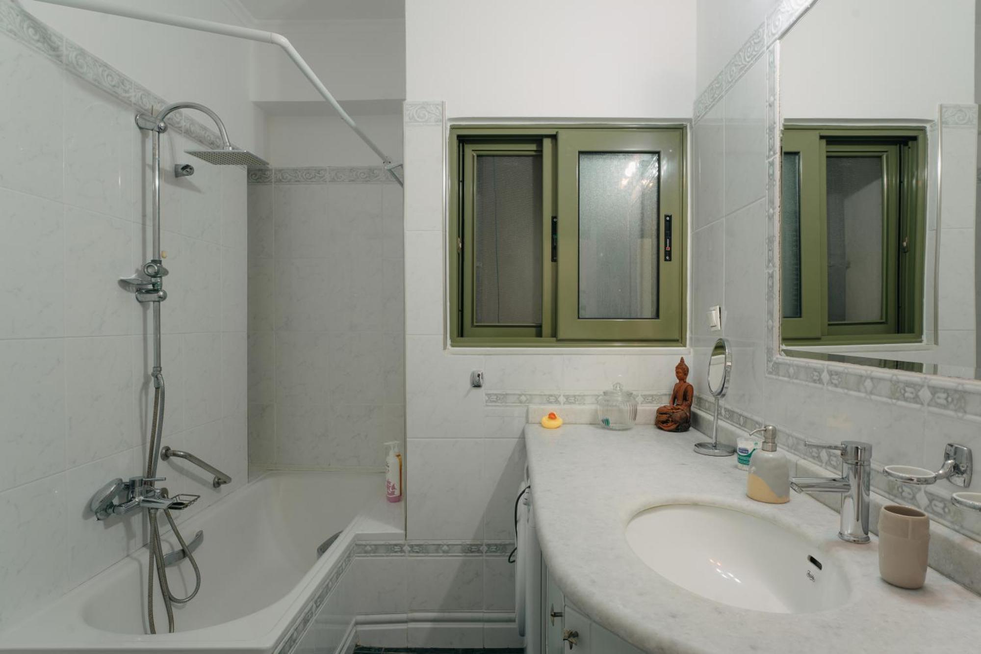 Lazarus 2Bd Apartment In The Center Patras Exterior foto